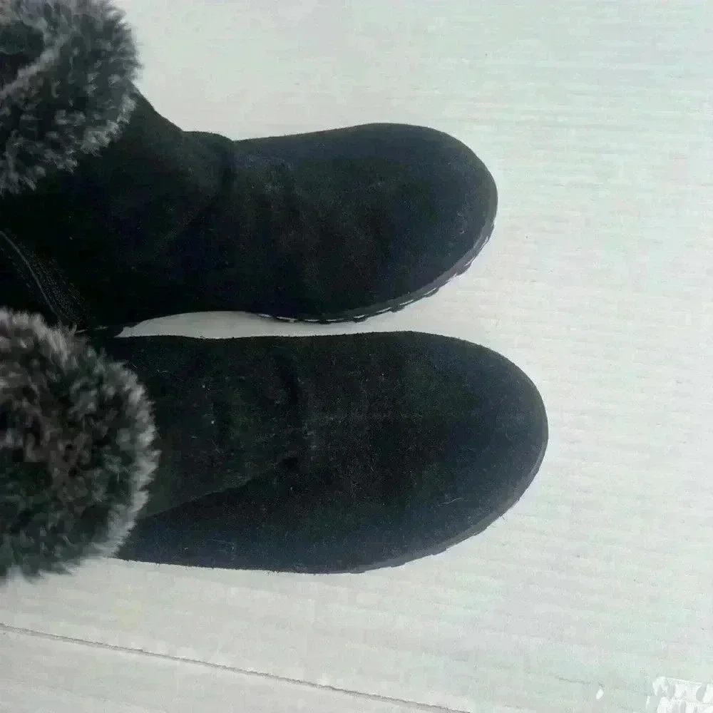 Khombu Lindsey Ladies' All Weather Black Suede Top Faux Fur Boots Size 7m